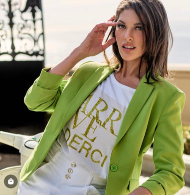 Monari elegant green blazer with 3/4 sleeves inspires with its gathering detail on the sleeves.