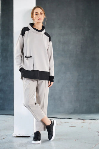 NAYA SOFT SWEATER WITH POCKET - TAUPE AND BLACK